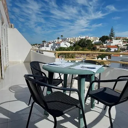 Carvoeiro Beach And Pool Apartment *