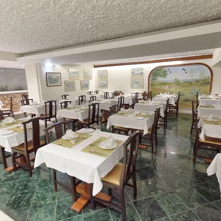 Hotel Plaza 3*