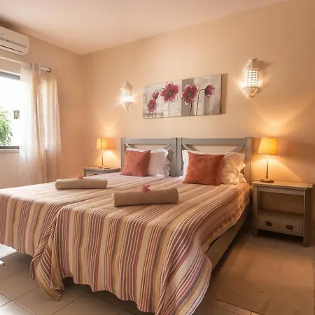 Apartamento Monte Dourado