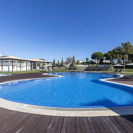 Hello Villas 4*