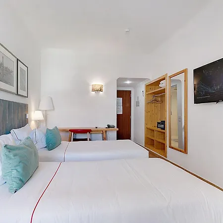 Hotel Plaza 3*