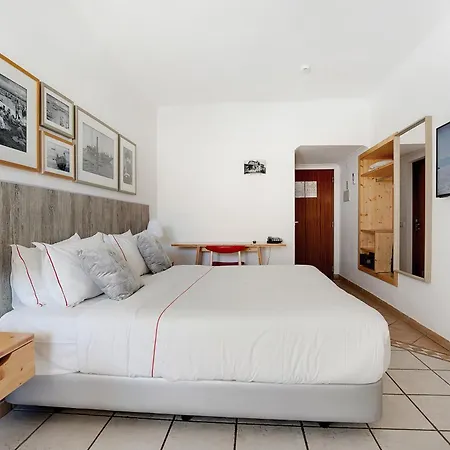 Plaza Hotel 3*