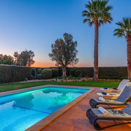Villa Charm And Comfort With Pool *