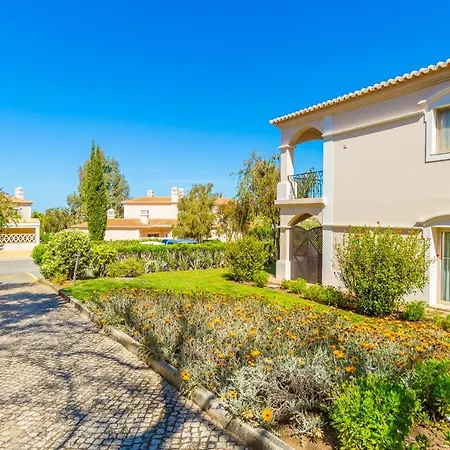 159D, 2 Bedroom Apartment On Gramacho Golf Course