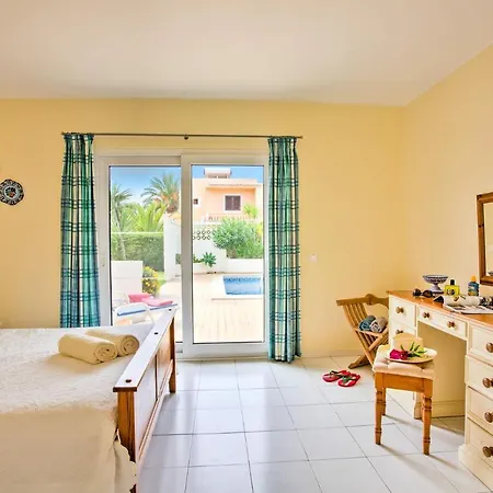Villa Sarana By