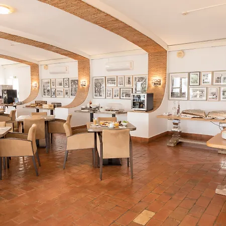 Hotel Carvoeiro Plaza 3*