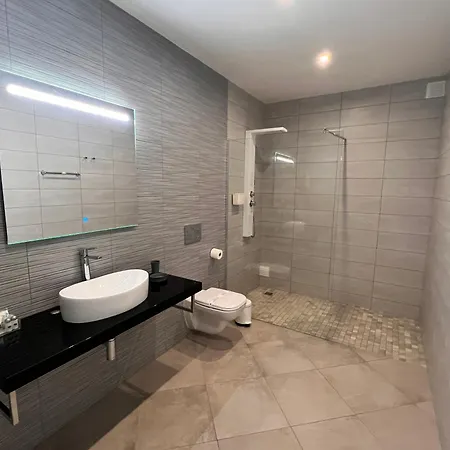 Bed & Breakfast And Carvoeiro (Lagoa)