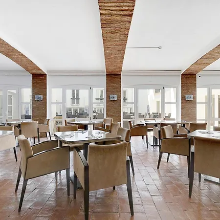 Hotel Carvoeiro Plaza 3*