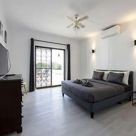 Secluded 3 Bedrooms Urzais Modern Interiors Private Setting