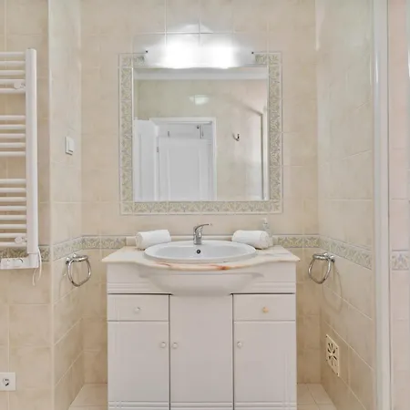 Villa Casa Jackson - Private 15 Mins Walk To The Beach, Restaurants And Bars