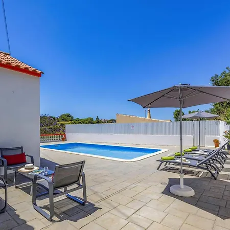 Villa Ricardo By *
