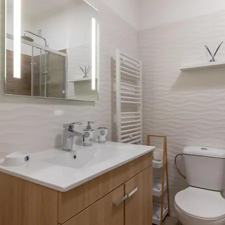 Breeze Located In The Heart Of * Carvoeiro (Lagoa)