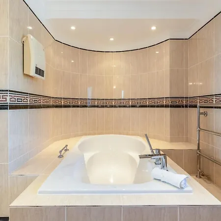 Villa Bright 3 Bdr Duplex House With Pool By Lovelystay Carvoeiro (Lagoa)