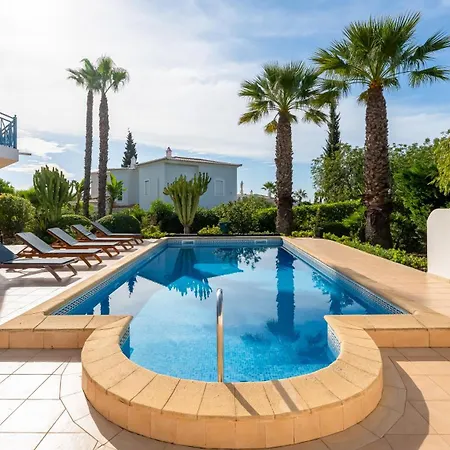 Villa Bright 3 Bdr Duplex House With Pool By Lovelystay *