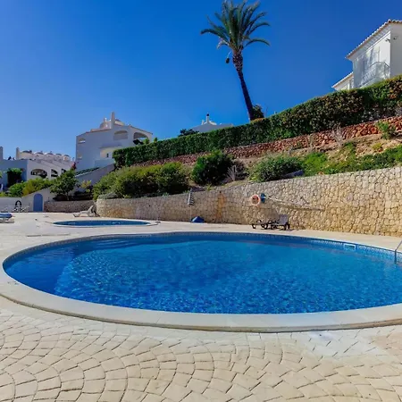 Azula - Bright And Airy 2 Bedroom With P Apartment *