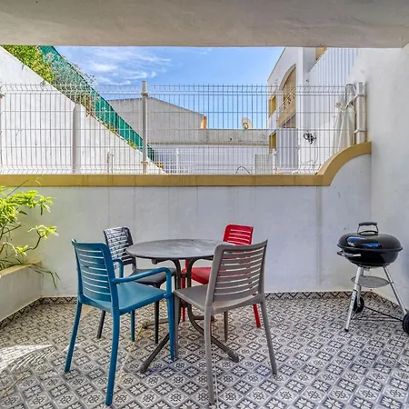 Azula - Bright And Airy 2 Bedroom With P Apartment *