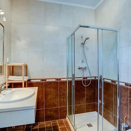 Casa Ninho - Spacious 5 Bedroom *