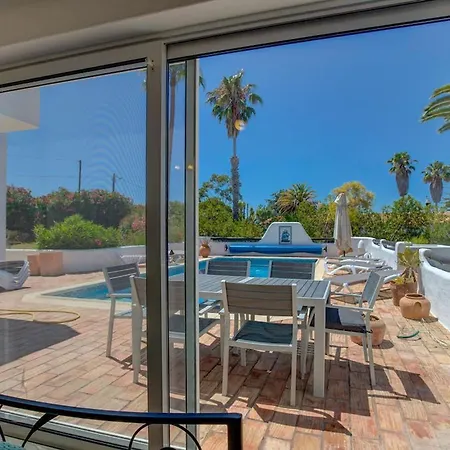 Casa Ninho - Spacious 5 Bedroom Villa