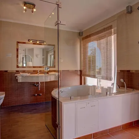 Casa Ninho - Spacious 5 Bedroom Carvoeiro (Lagoa)