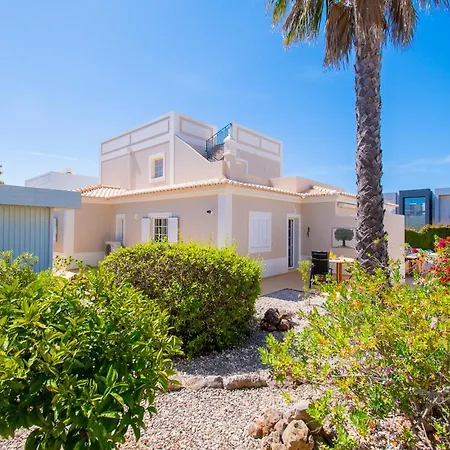 Villa Perola - Stunning 3-bedroom *