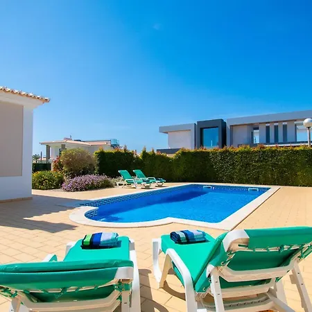 Perola - Stunning 3-bedroom Villa *