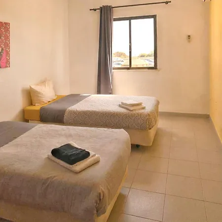 Seaside Serenity: Carvoeiro Beachfront * Carvoeiro (Lagoa)