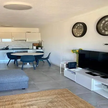Cozy With Sea Views *