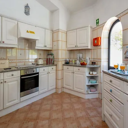 Moorish Style 3 Bedrooms Azure Vista Private Swimming Pool Close To Amenities Algarve Villa Carvoeiro (Lagoa)