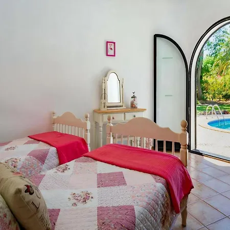 Moorish Style 3 Bedrooms Azure Vista Private Swimming Pool Close To Amenities Algarve Villa *