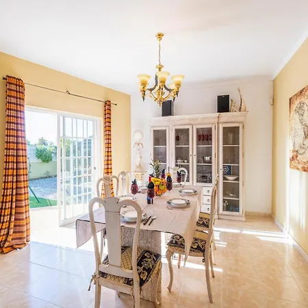 Spacious Fenced Carvoeiro (Lagoa)