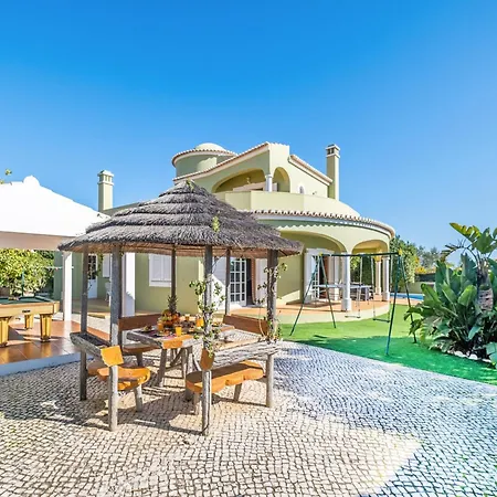 Spacious Fenced Villa Carvoeiro (Lagoa)