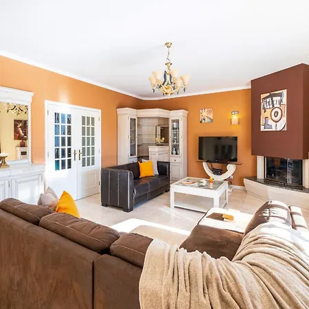Spacious Fenced Carvoeiro (Lagoa)