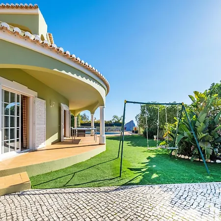 Spacious Fenced Carvoeiro (Lagoa)
