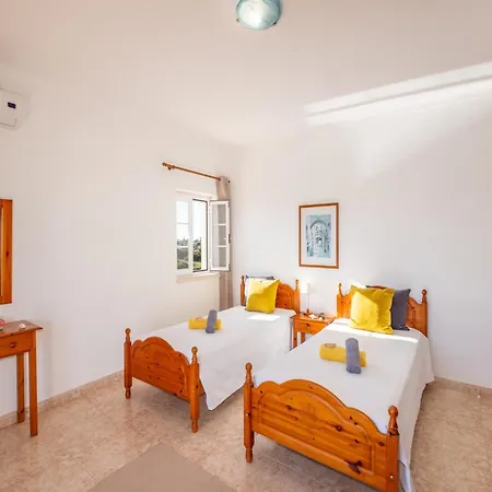 Villa Spacious Fenced