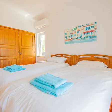 Villa Vale 5 Bedroom Villa, 10 Min Walk To Carvoeiro (Lagoa)
