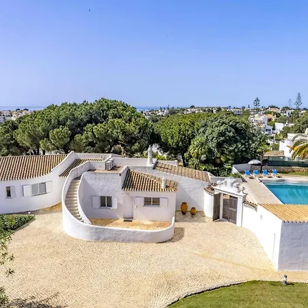 Villa Pinehill By