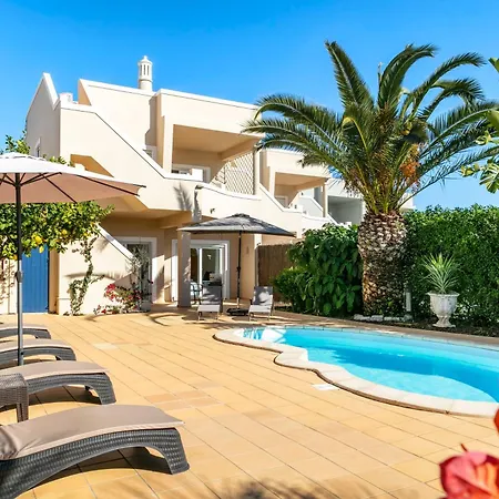 In Mit Privatem Pool Holiday home