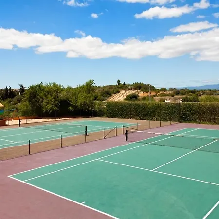 Colina Village Resort