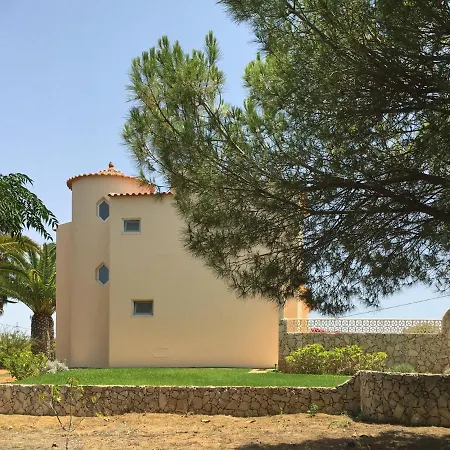 Edem Villa