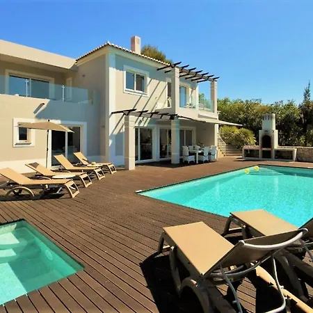 Louella Villa