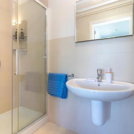 Villa Soalheira - Walk To Private Pool And Gardens