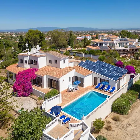 4 Bed Villa, Pool & Tennis Court In * Carvoeiro (Lagoa)