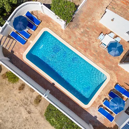 4 Bed Villa, Pool & Tennis Court In Villa