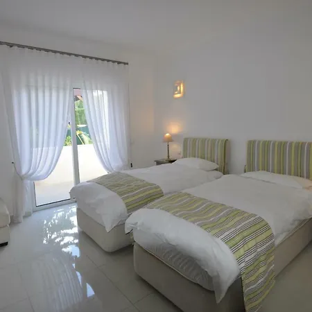 Louella Villa